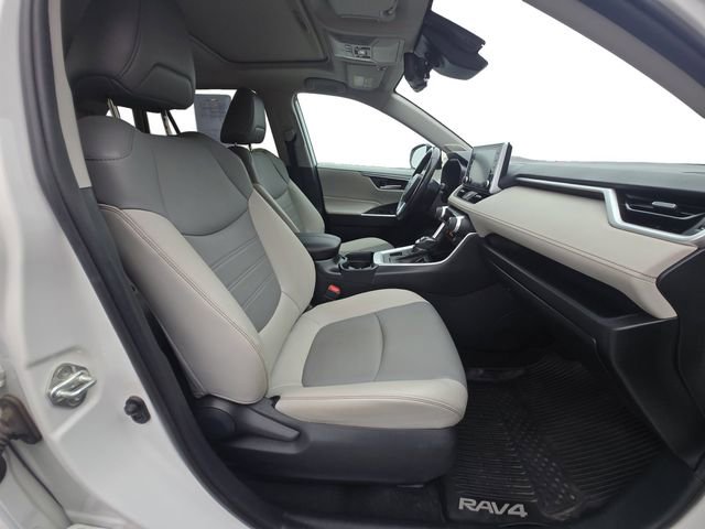 Used 2019 Toyota RAV4 XLE Premium image 15
