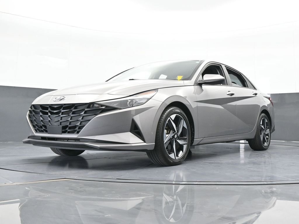 Used 2023 Hyundai Elantra SEL w/ Convenience Package image 52