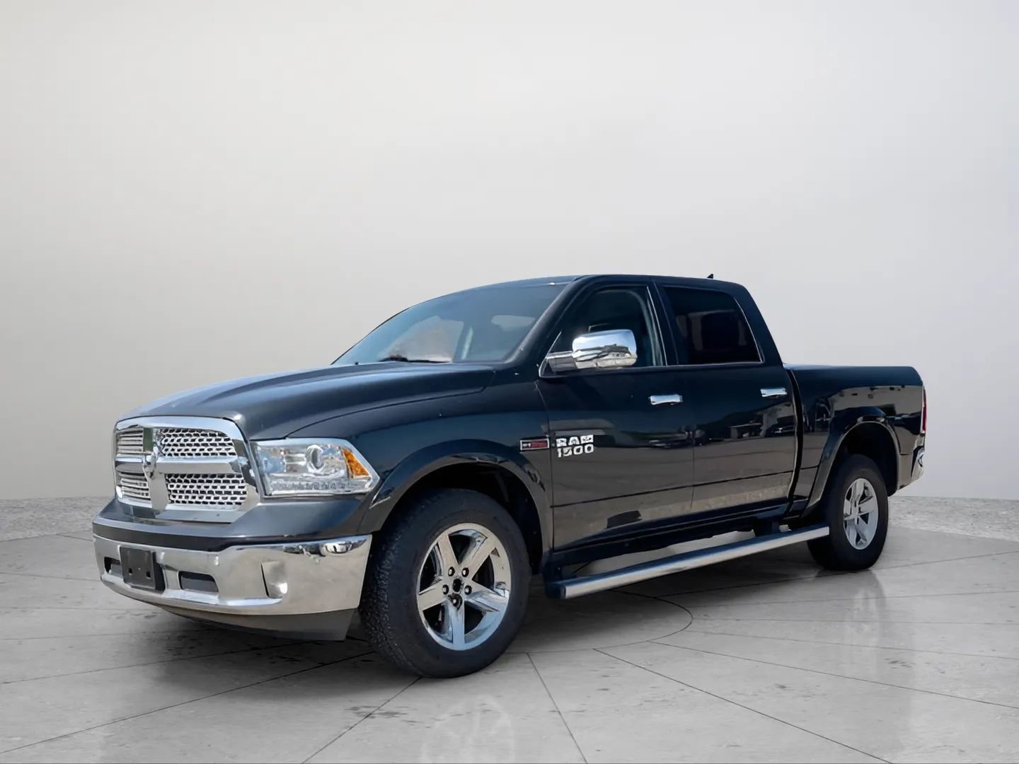 Used 2017 RAM 1500 Laramie w/ Convenience Group AWD/4WD image 1