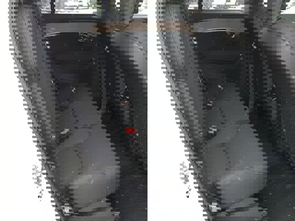 New 2025 Volvo XC90 B5 Plus w/ Protection Package Premier image 19