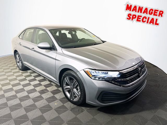 Used 2024 Volkswagen Jetta SE FWD image 1