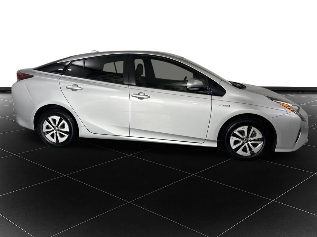 Used 2017 Toyota Prius Two w/ Prius Two Safety Plus Package FWD image 6
