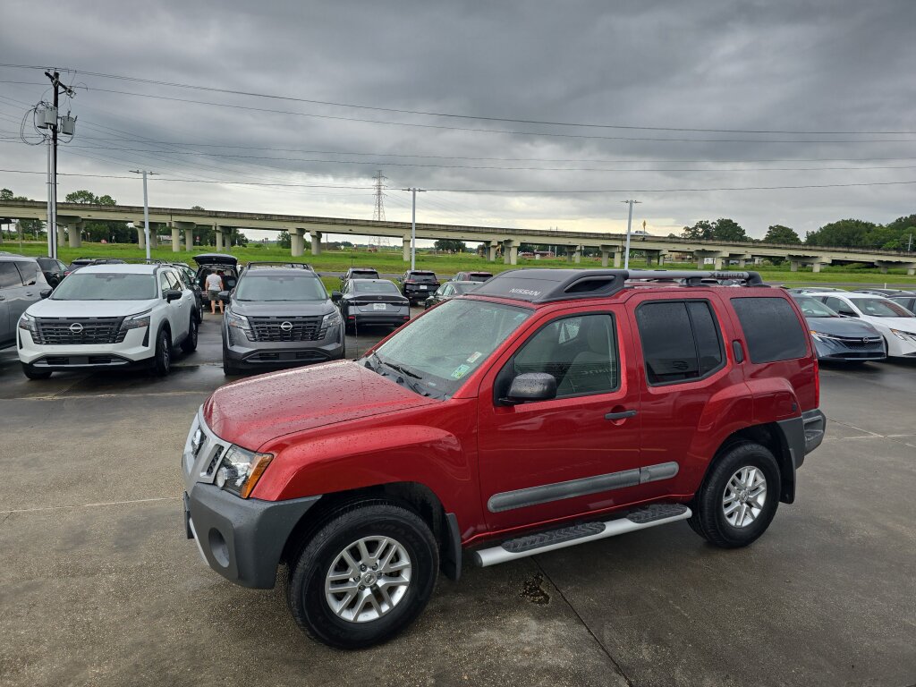 Used 2015 Nissan Xterra S w/ Value Package AWD/4WD image 2