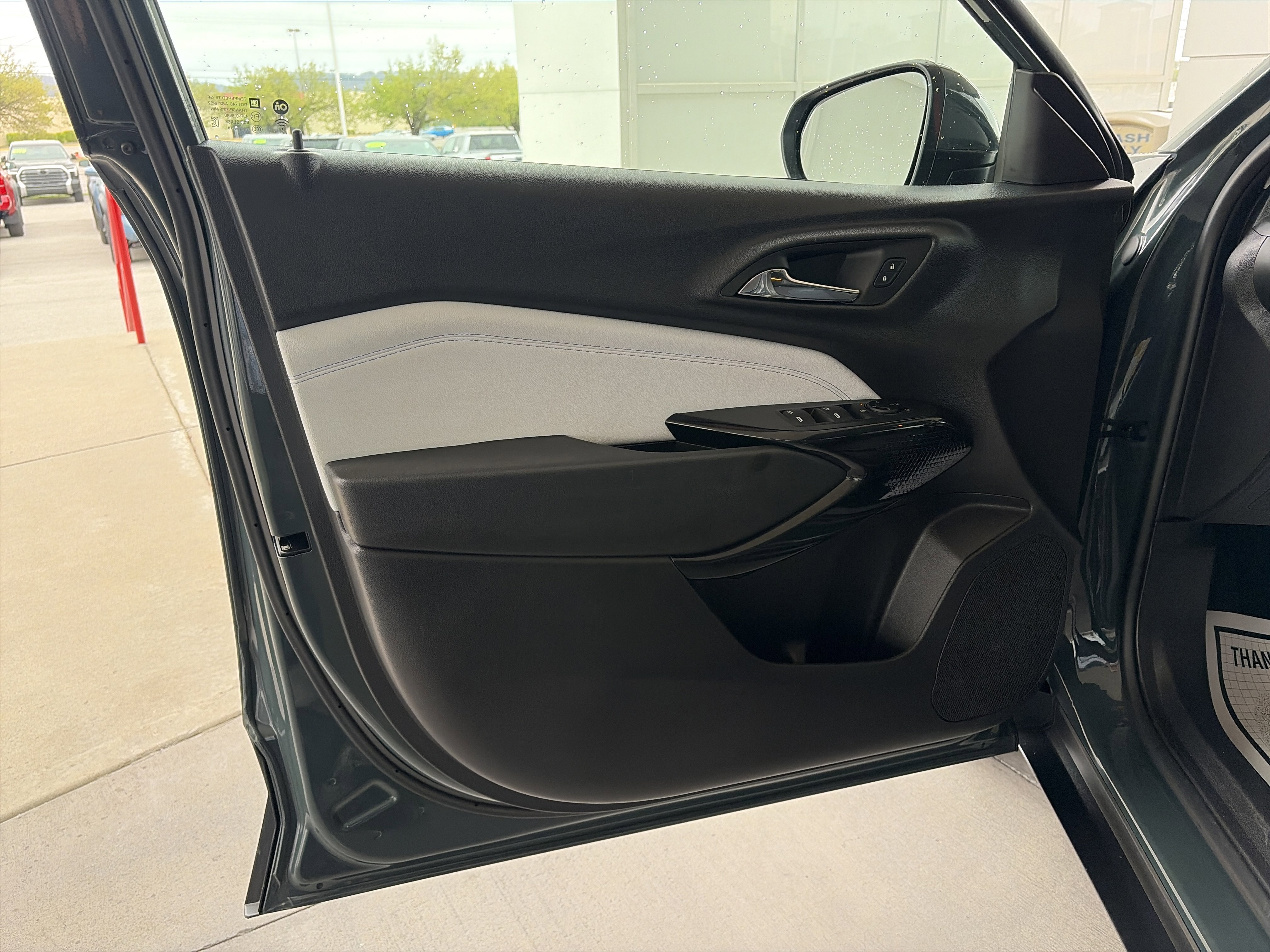 Used 2025 Chevrolet Trax LT image 12