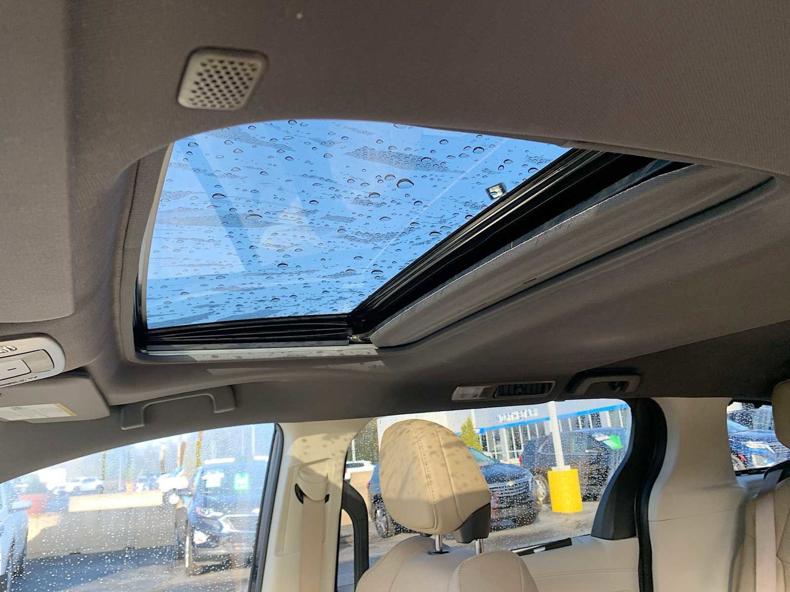 Used 2024 Toyota Sienna Limited image 19