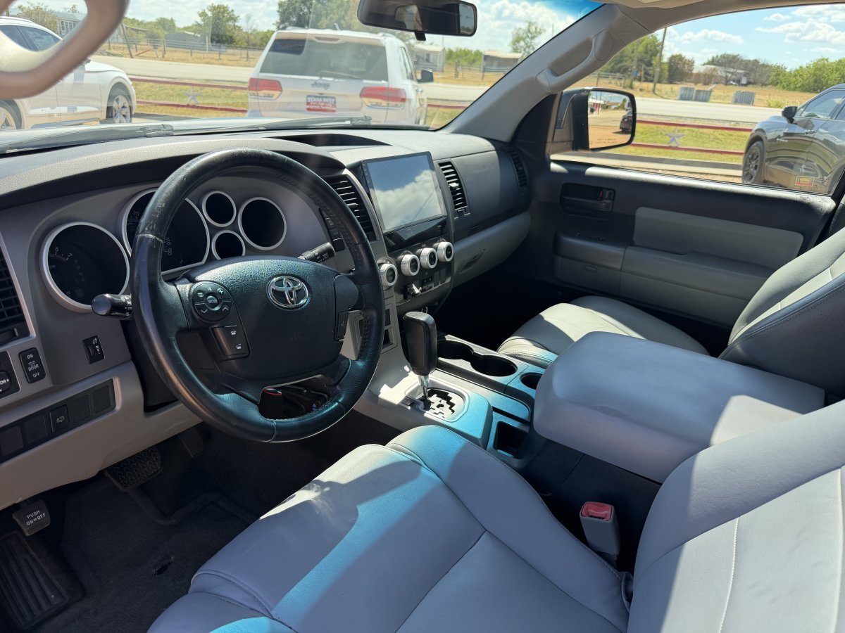 Used 2013 Toyota Sequoia SR5 RWD image 19