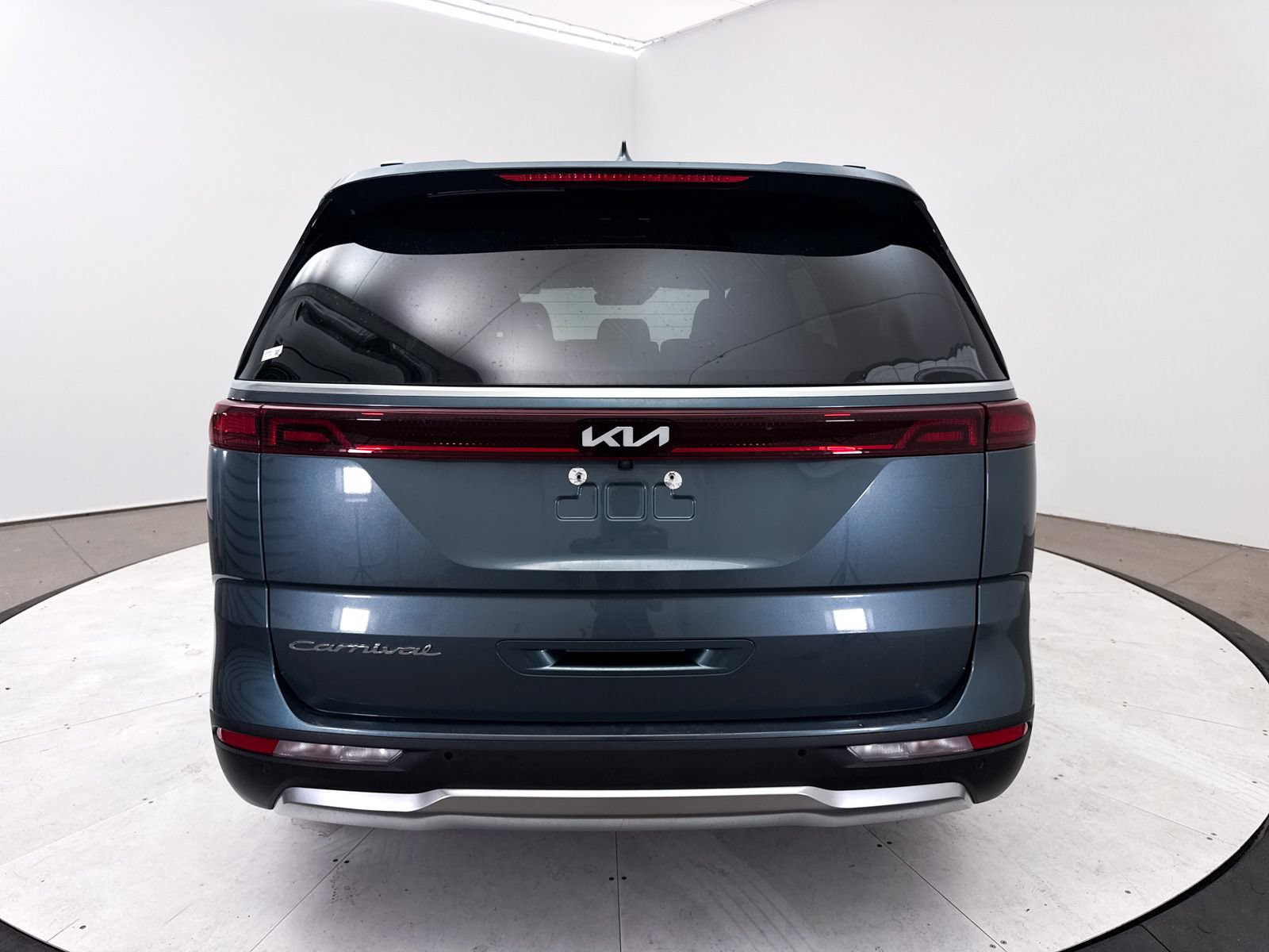 Used 2022 Kia Carnival SX FWD image 18