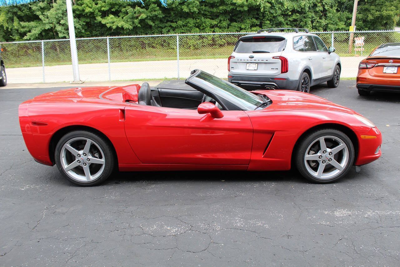Used 2005 Chevrolet Corvette Convertible w/ Preferred Equipment Group RWD image 7