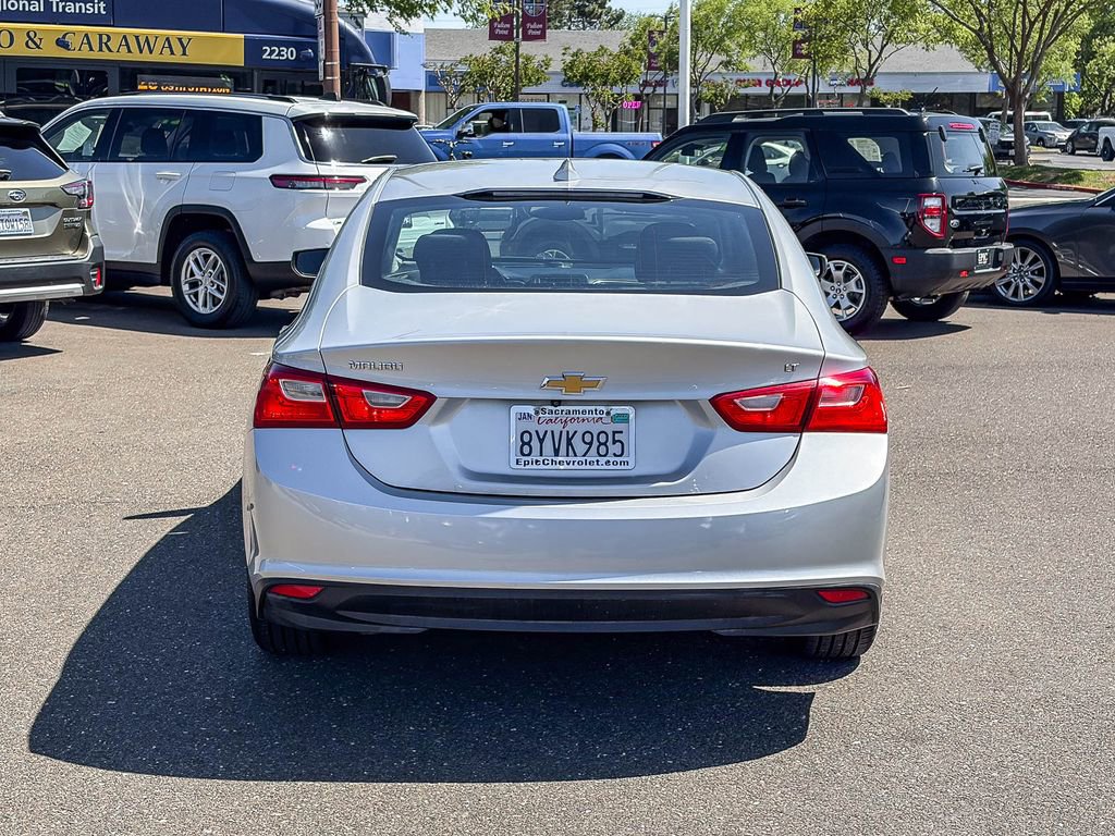 Used 2018 Chevrolet Malibu LT image 3