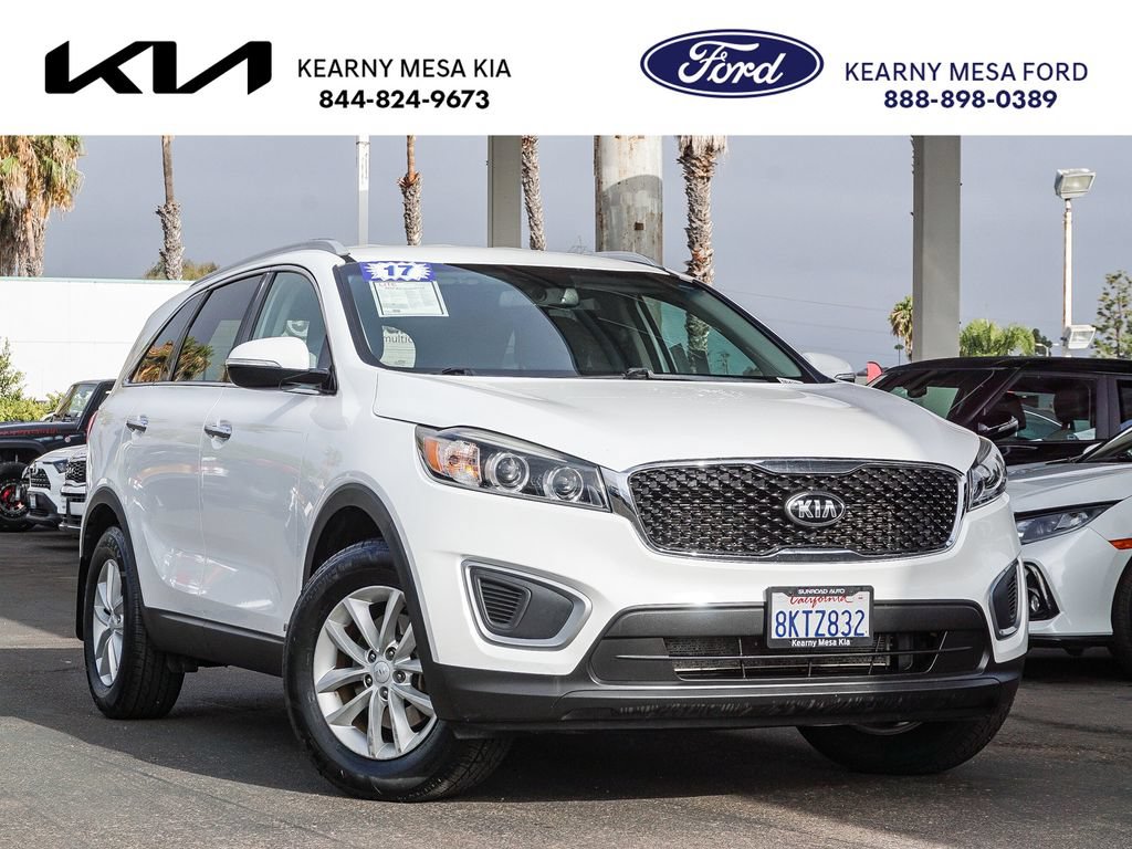 Used 2017 Kia Sorento AWD w/ LX Convenience Package image 1