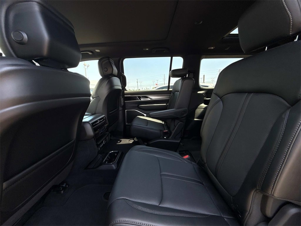 New 2025 Jeep Wagoneer Series II w/ Premium Group I image 15