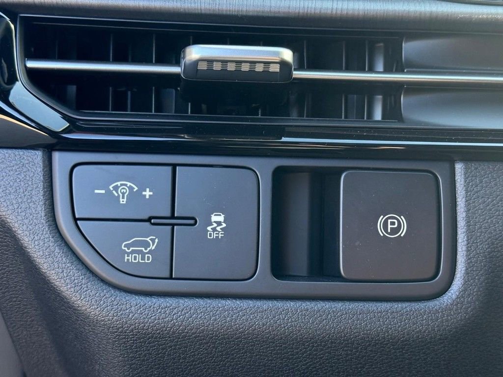 New 2026 Kia Sportage X-Line w/ X-Line Premium Package image 18