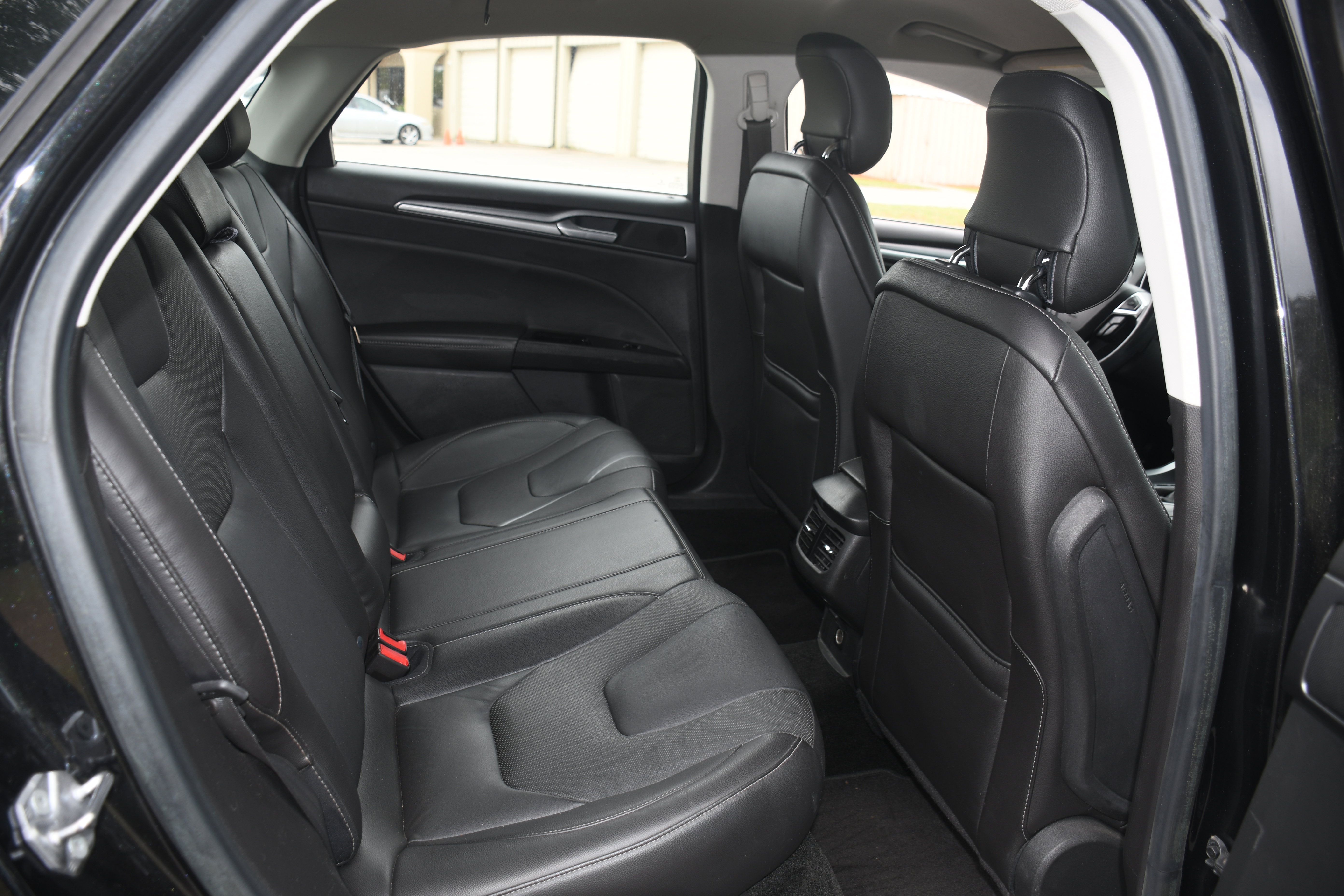 Used 2014 Ford Fusion Titanium FWD image 18