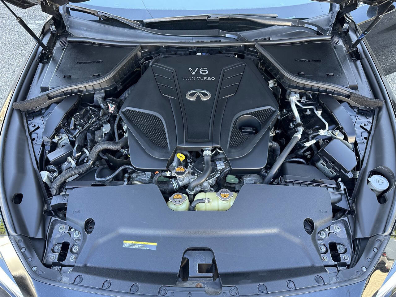 Used 2019 INFINITI Q50 Luxe w/ Essential Package (3.0T Luxe) AWD/4WD image 12