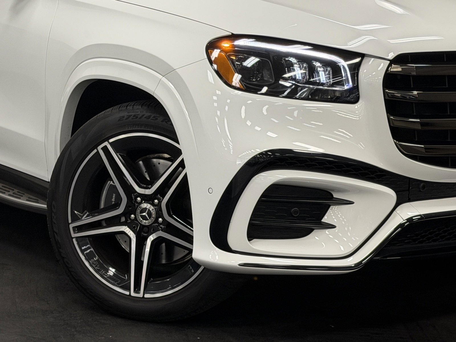 Used 2024 Mercedes-Benz GLS 450 4MATIC image 4