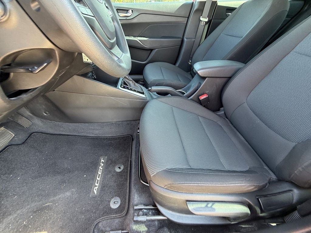 Used 2022 Hyundai Accent SEL FWD image 12