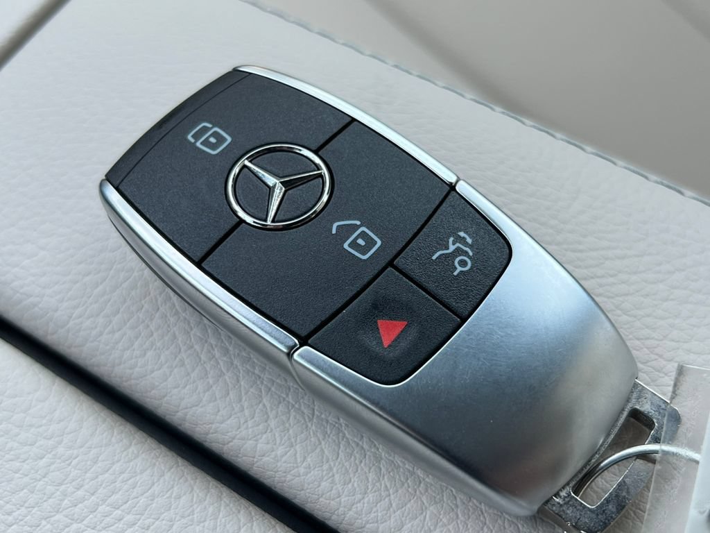 New 2026 Mercedes-Benz GLB 250 4MATIC image 27