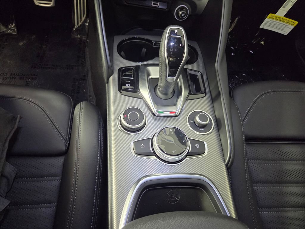 New 2025 Alfa Romeo Giulia image 12