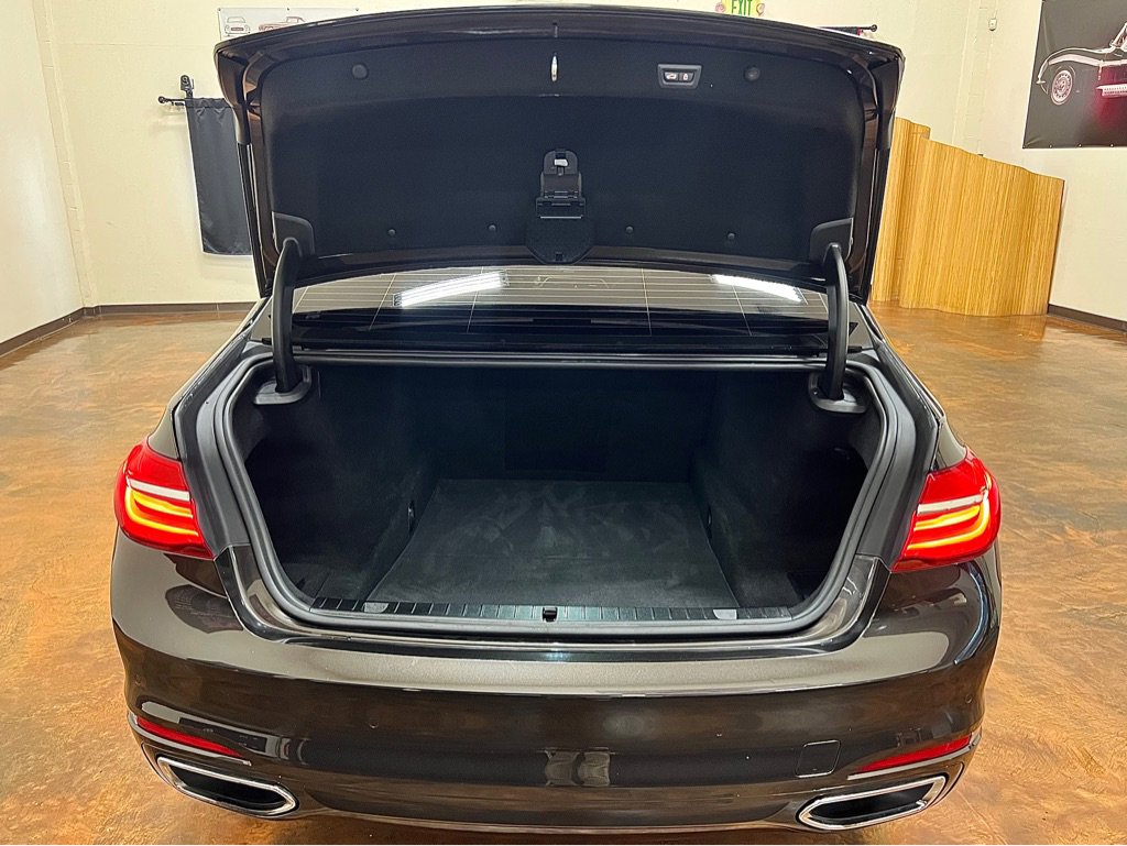 Used 2016 BMW 740i RWD image 34