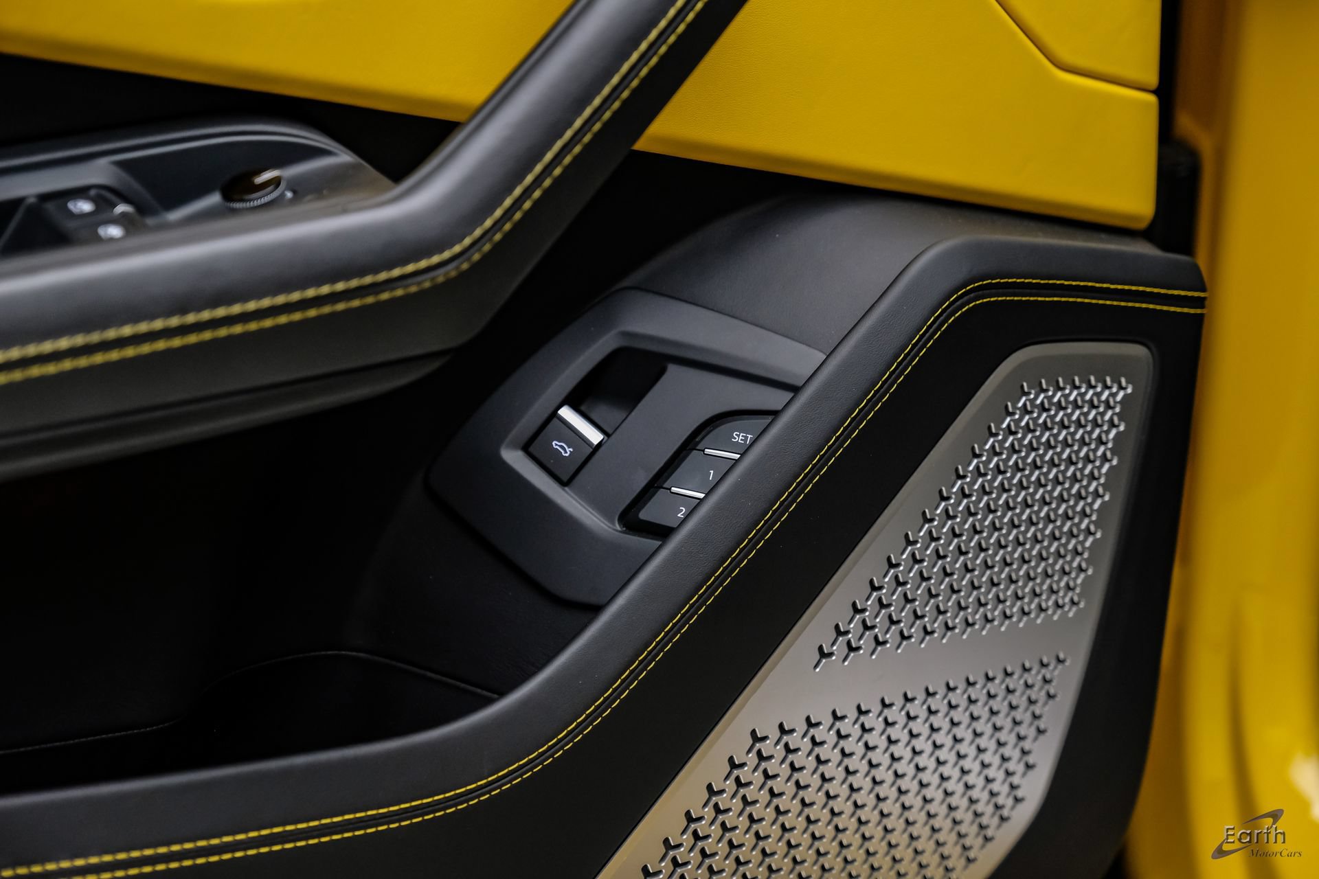 Used 2021 Lamborghini Urus AWD/4WD image 90