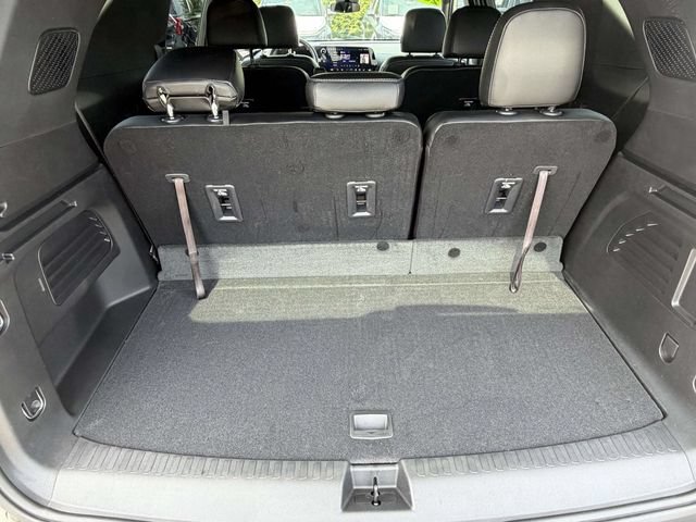Certified 2025 Chevrolet Traverse LT w/ Driver Confidence Package FWD image 21