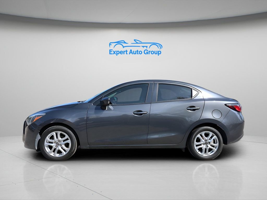 Used 2018 Toyota Yaris iA FWD image 2