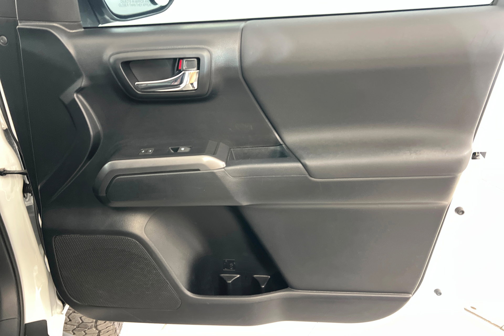 Used 2021 Toyota Tacoma TRD Sport w/ Technology Package image 23