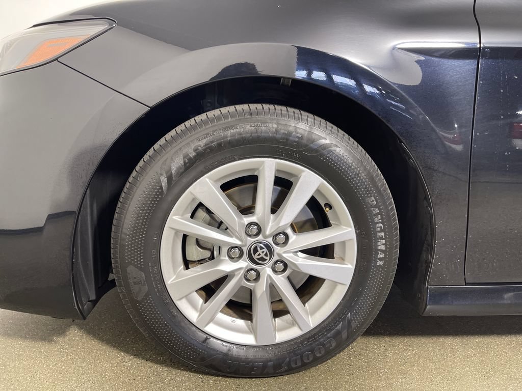 Used 2025 Toyota Camry LE FWD image 11