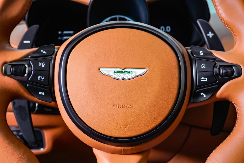 Used 2023 Aston Martin V8 Vantage Roadster RWD image 27