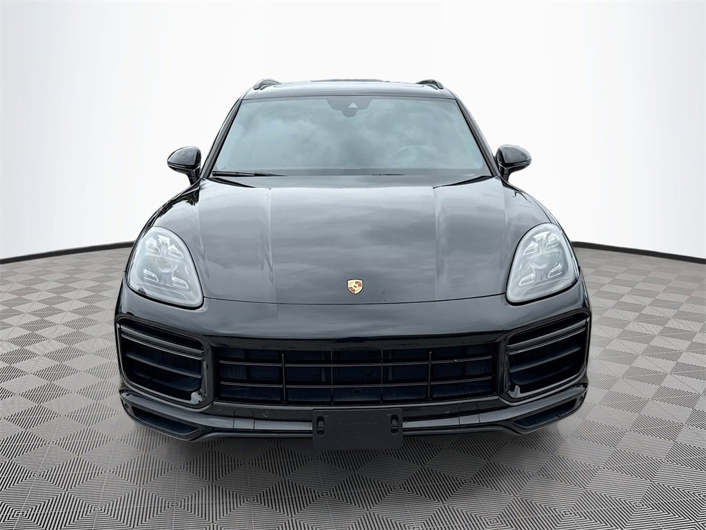 Used 2019 Porsche Cayenne Turbo w/ Premium Plus Package image 2