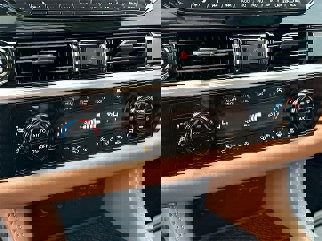 Used 2022 Nissan Pathfinder Platinum w/ Lighting Package (N93) image 28