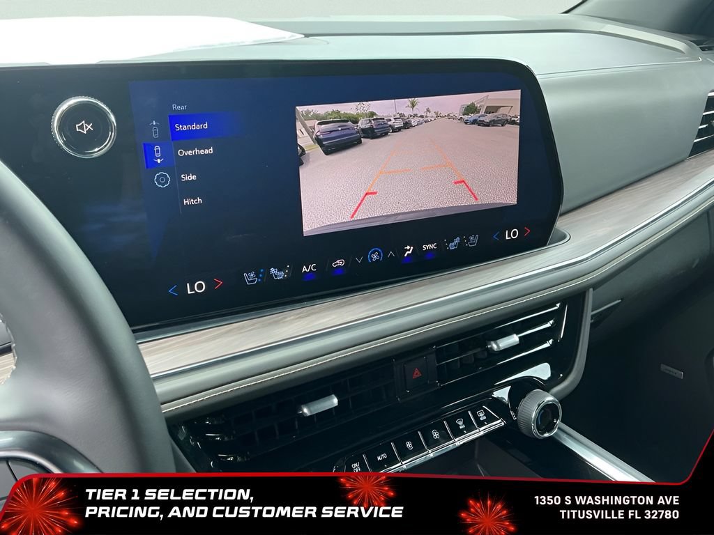 Used 2025 Chevrolet Suburban Premier RWD image 39