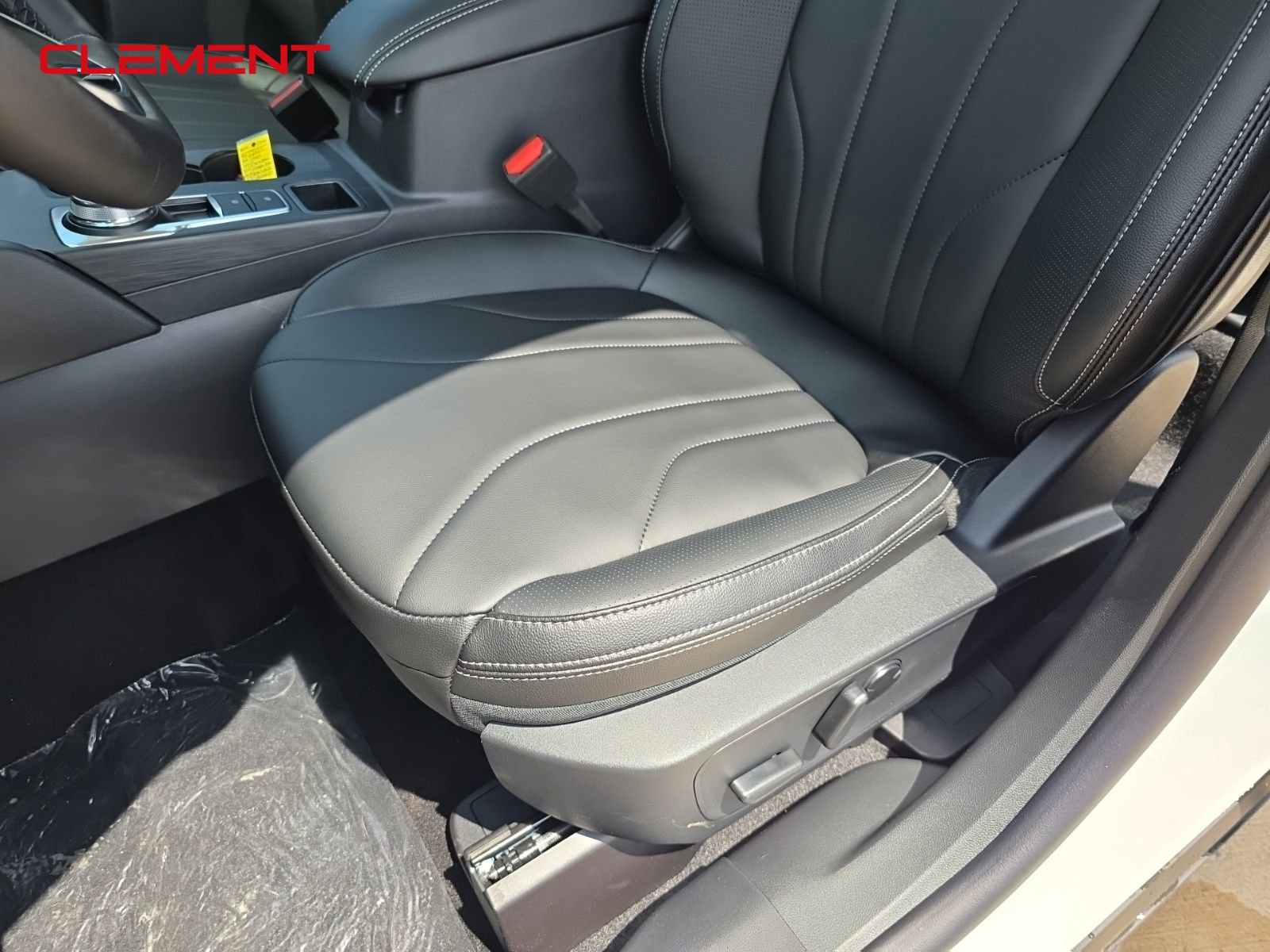 New 2025 Ford Escape SE w/ PHEV Premium Package image 25