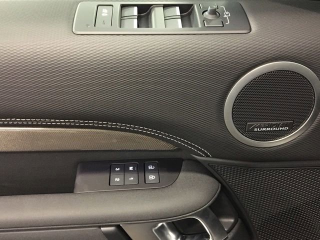 New 2023 Land Rover Discovery Metropolitan Edition image 10