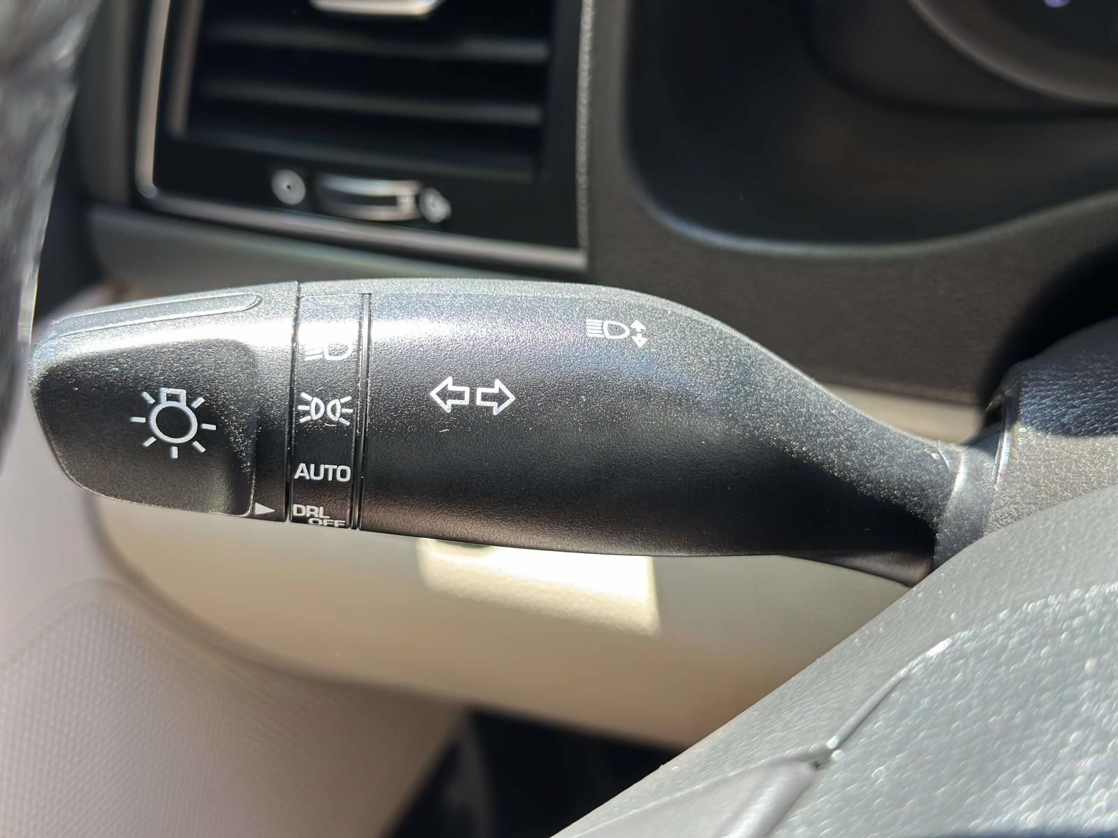 Used 2017 Hyundai Elantra Value Edition FWD image 16