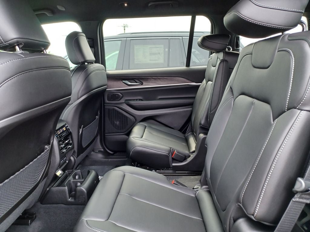 New 2026 Jeep Grand Cherokee L Limited AWD/4WD image 26