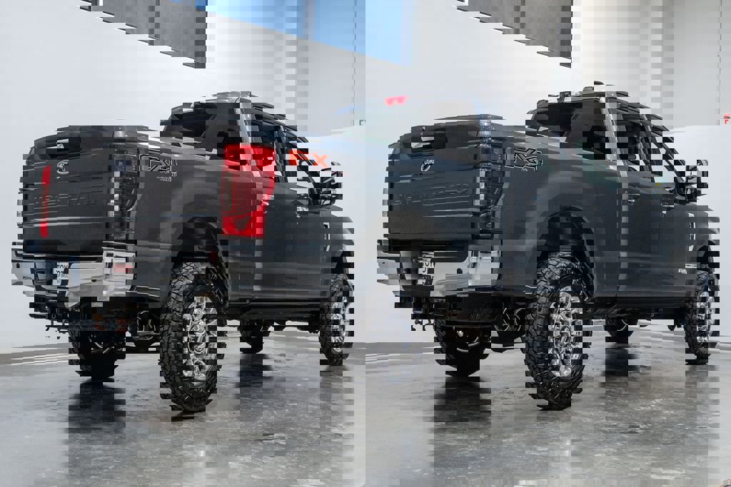 Used 2020 Ford F350 XLT w/ XLT Premium Package image 9