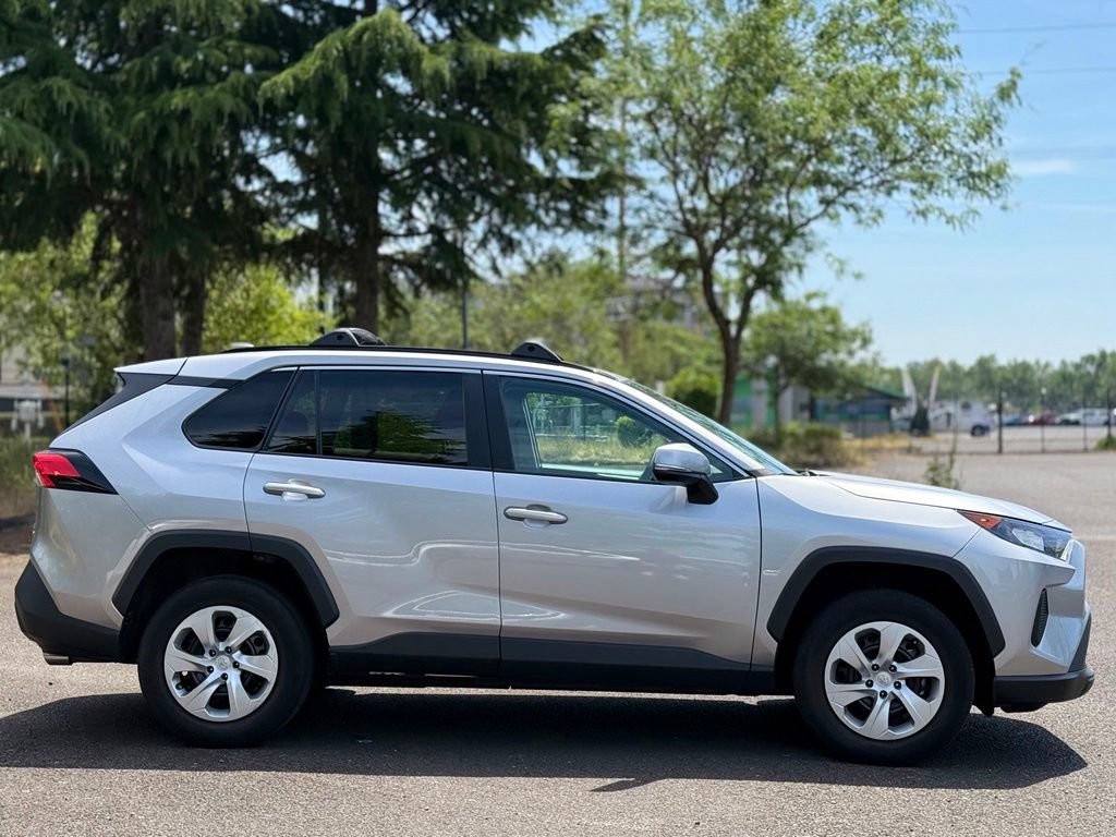 Certified 2021 Toyota RAV4 LE AWD/4WD image 6