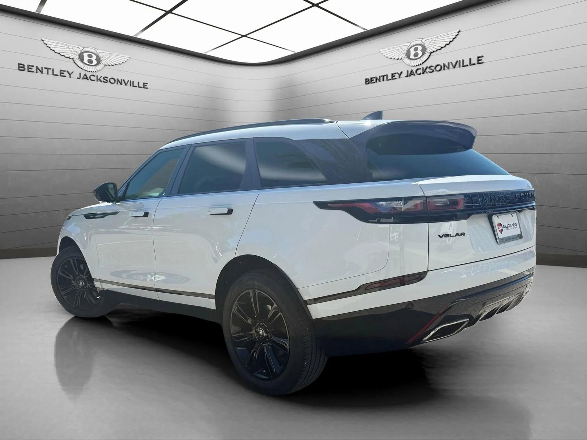 Used 2023 Land Rover Range Rover Velar R-Dynamic S image 3