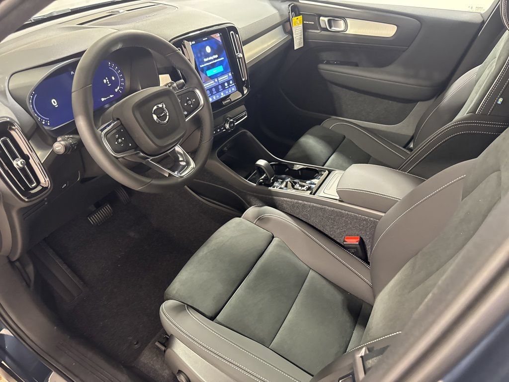 New 2026 Volvo XC40 B5 Ultra w/ Climate Package AWD/4WD image 17