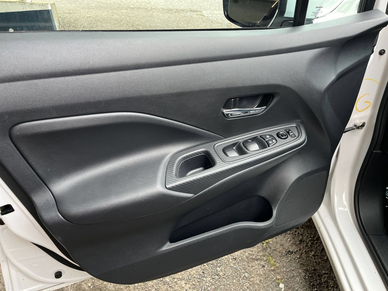 Used 2025 Nissan Versa SV FWD image 18