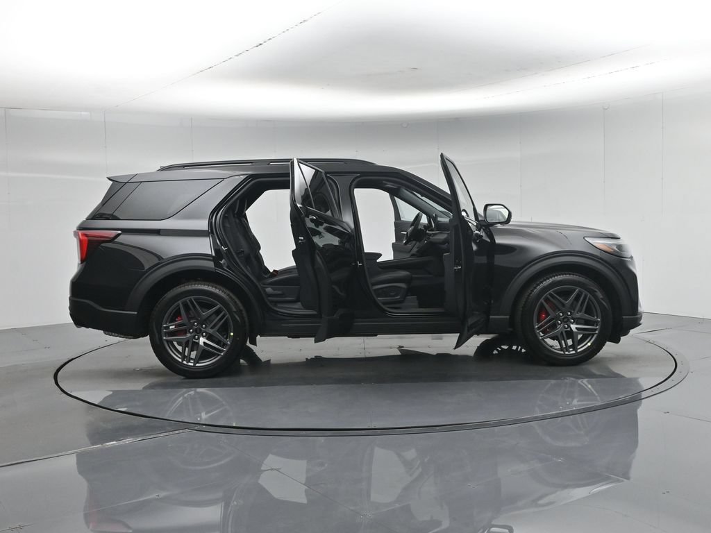 New 2026 Ford Explorer ST RWD image 4