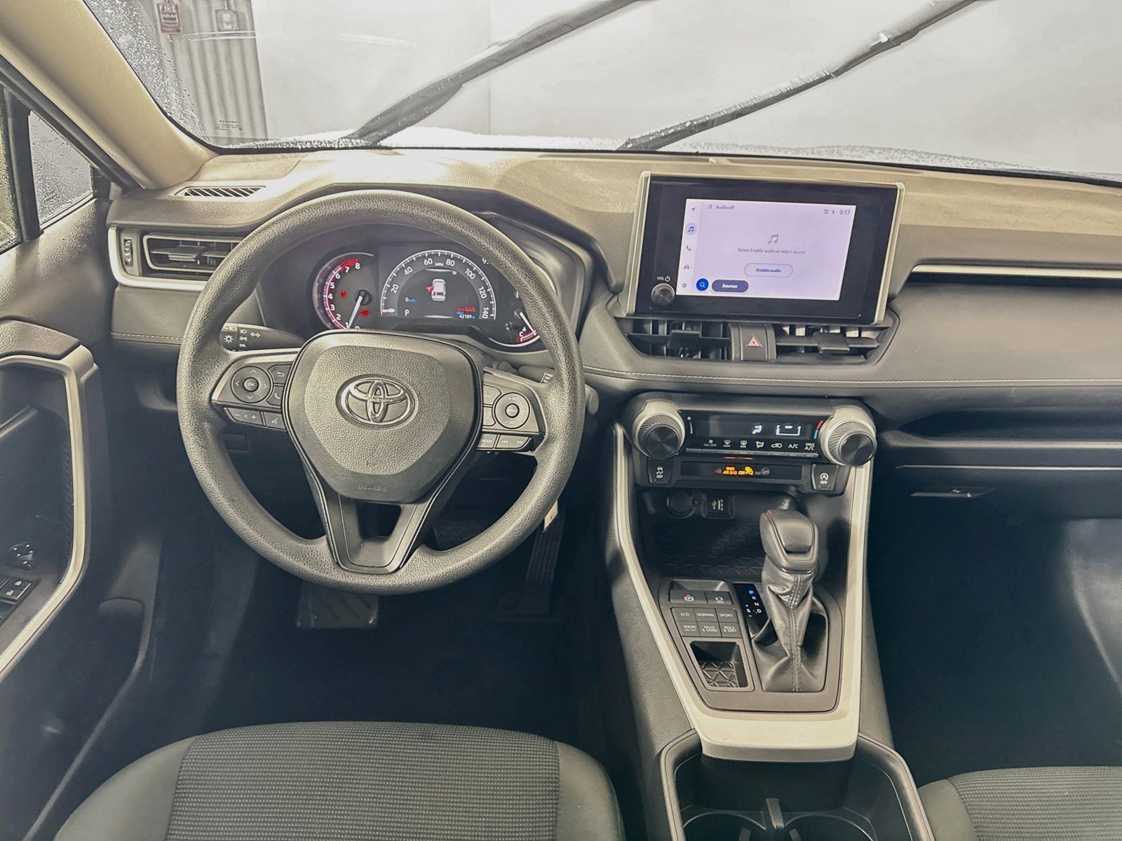 Used 2025 Toyota RAV4 LE AWD/4WD image 19