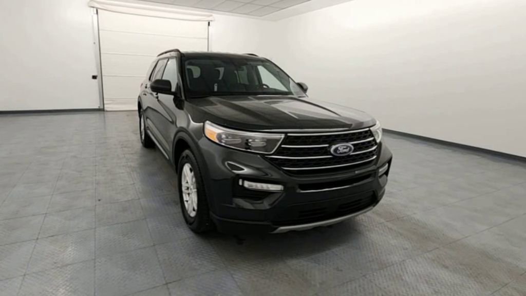 Used 2023 Ford Explorer XLT w/ Equipment Group 202A image 2