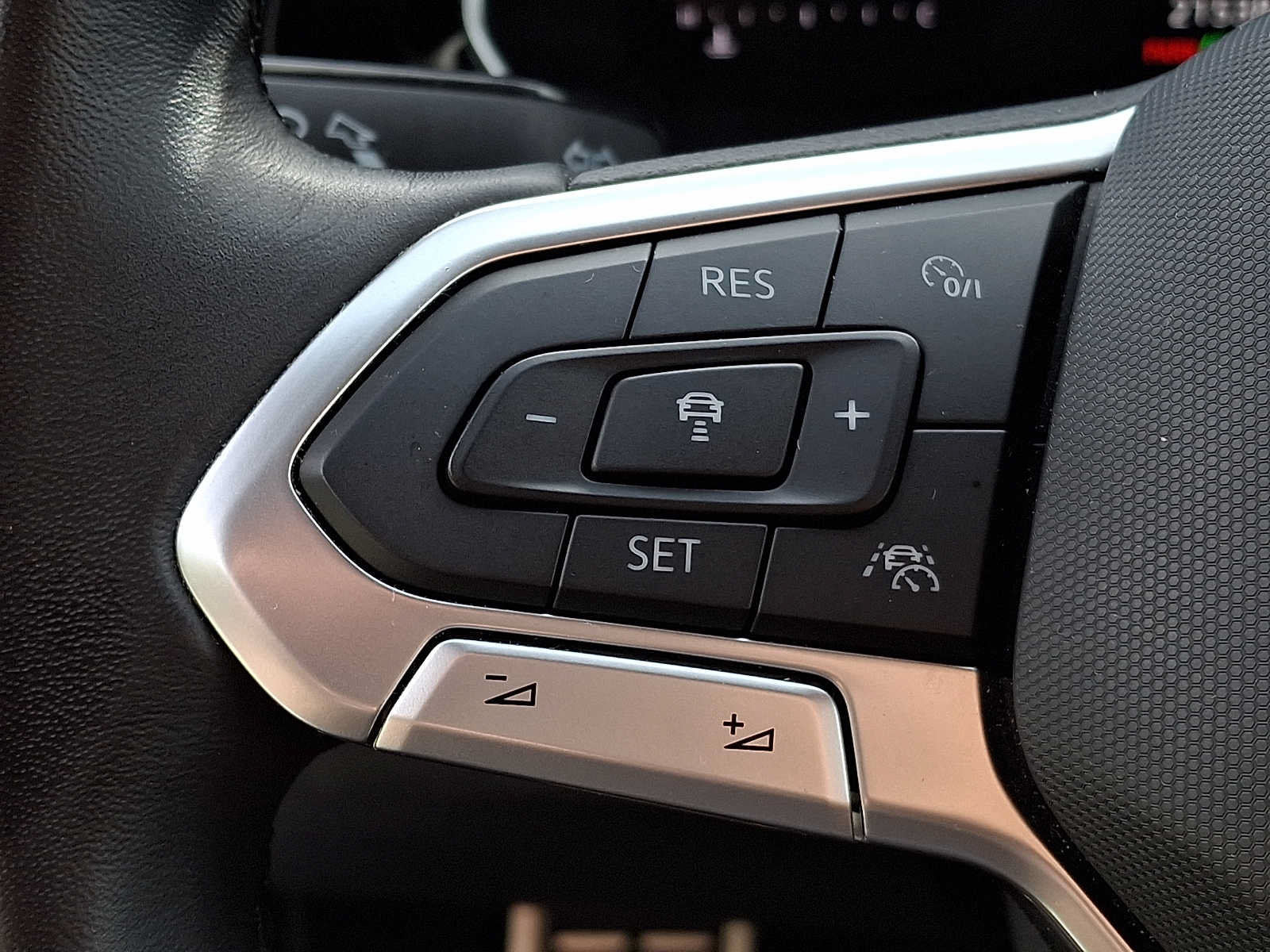 Used 2024 Volkswagen Jetta Sport FWD image 19