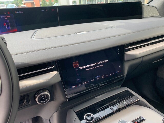 New 2027 Lincoln Navigator Reserve w/ Jet Appearance Package AWD/4WD image 22