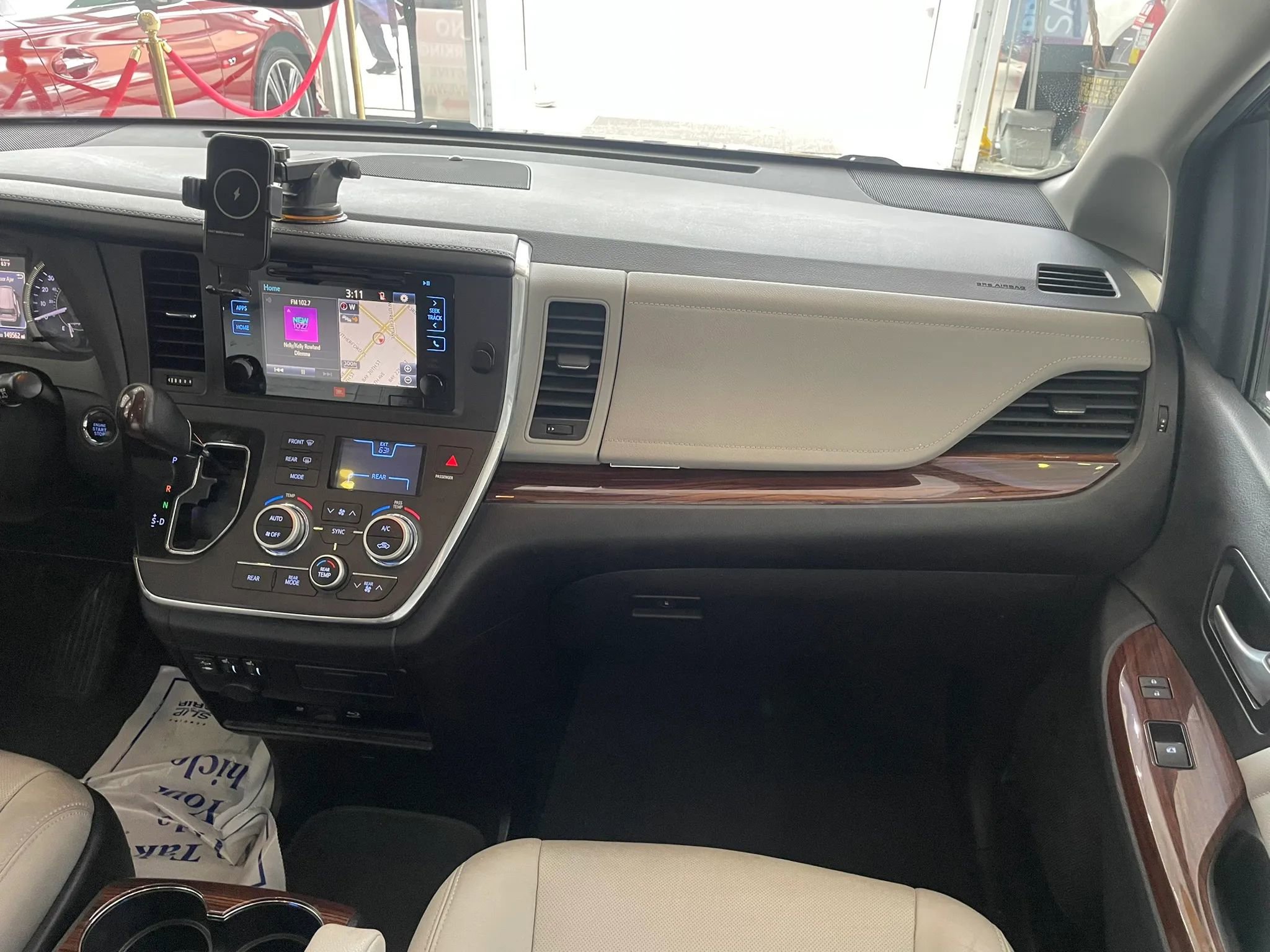Used 2015 Toyota Sienna Limited Premium AWD/4WD image 25