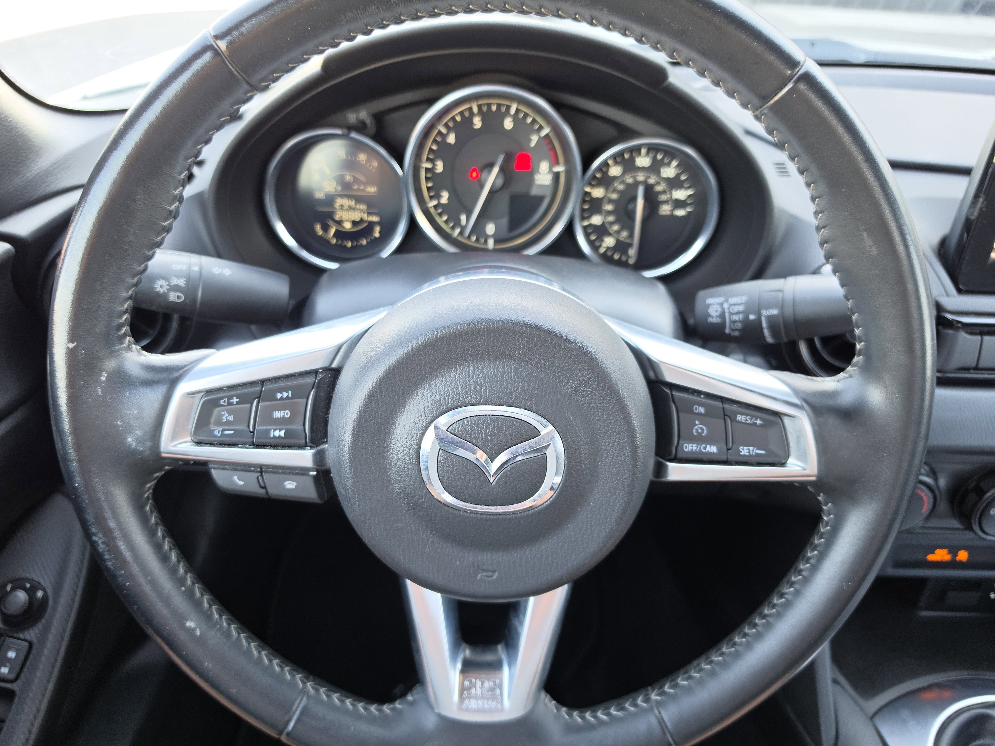 Used 2021 MAZDA MX-5 Miata Sport RWD image 10