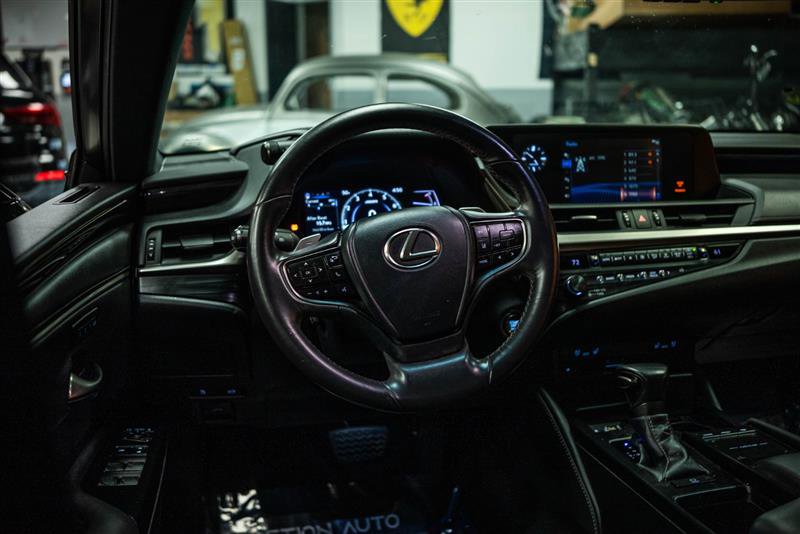 Used 2020 Lexus ES 350 w/ Premium Package image 16