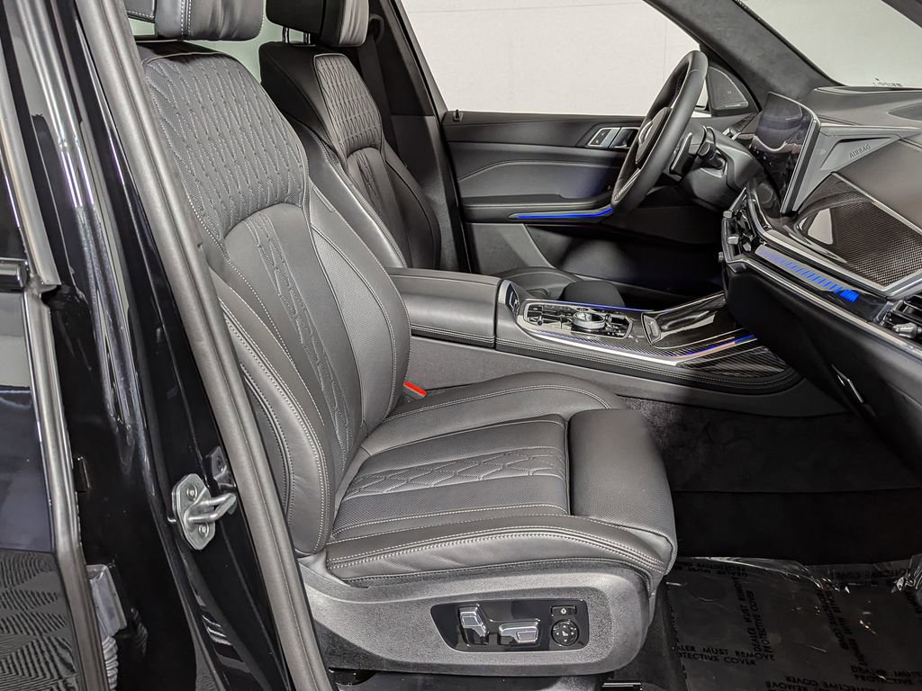 Used 2026 BMW X7 M60i image 32